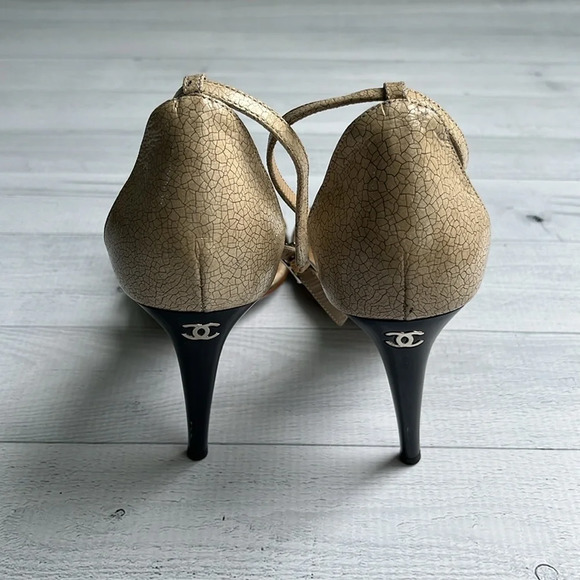 Vintage CHANEL 2005 D’Orsay Beige Pumps Size 38/8 - Picture 2 of 14